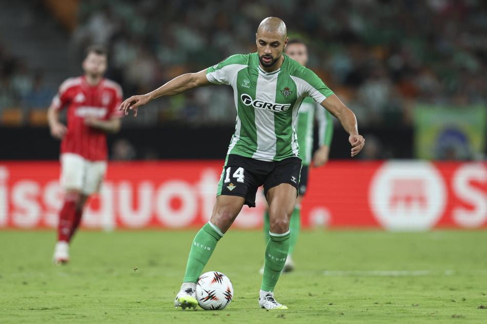 AMRABAT İÇİN TEKLİF HAZIRLIĞI
Real Betis, Fenerbahçe'den kiraladığı Sofyan Amrabat için harekete geçiyor.