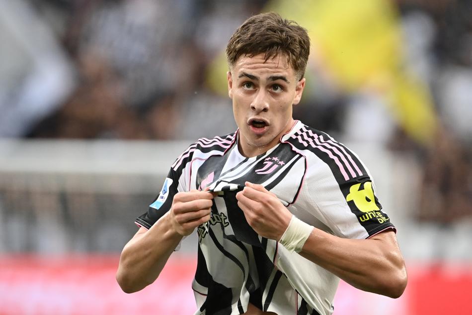 KENAN, HAKAN, ZEKİ
Gökhan İnler, Serie A'da mücadele eden milli futbolculardan övgüyle söz etti.
Hakan Çalhanoğlu, Kenan Yıldız ve Zeki Çelik'in özel oyuncular olduğunu aktaran İnler, şöyle konuştu:
