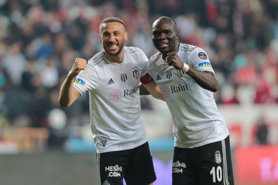 ABOUBAKAR �LE BULU�MAK �ST�YOR