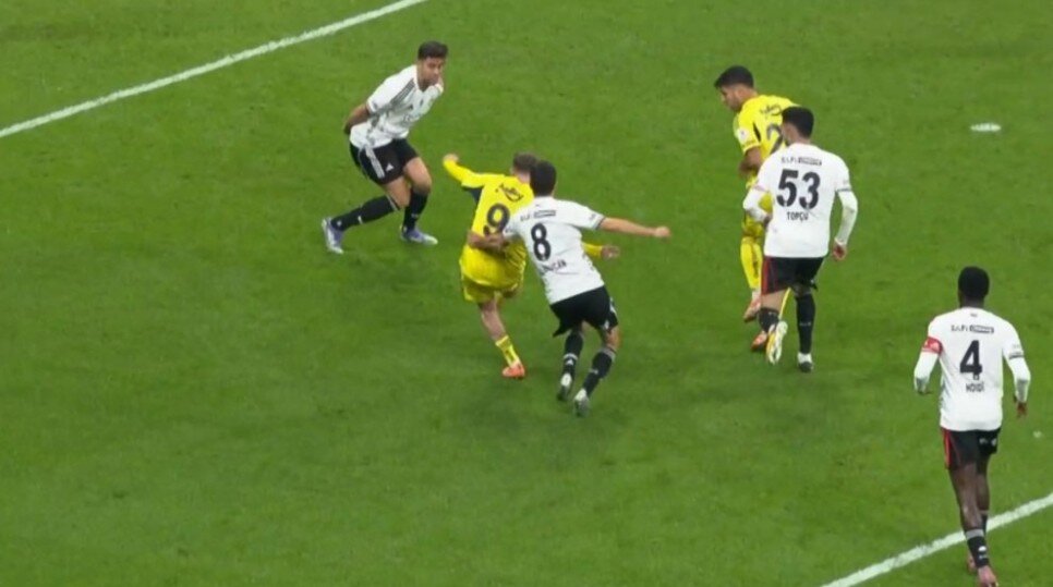 PENALTI BEKLENT�S�