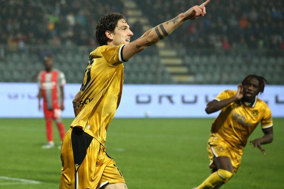 YİNE HAFTANIN 11'İNDE
Zaniolo, Udinese'de son 4 maçta 3 kez gol sevinci yaşadı. İtalyan futbolcu, Serie A'da üst üste ikinci kez haftanın ilk 11'ine seçildi.