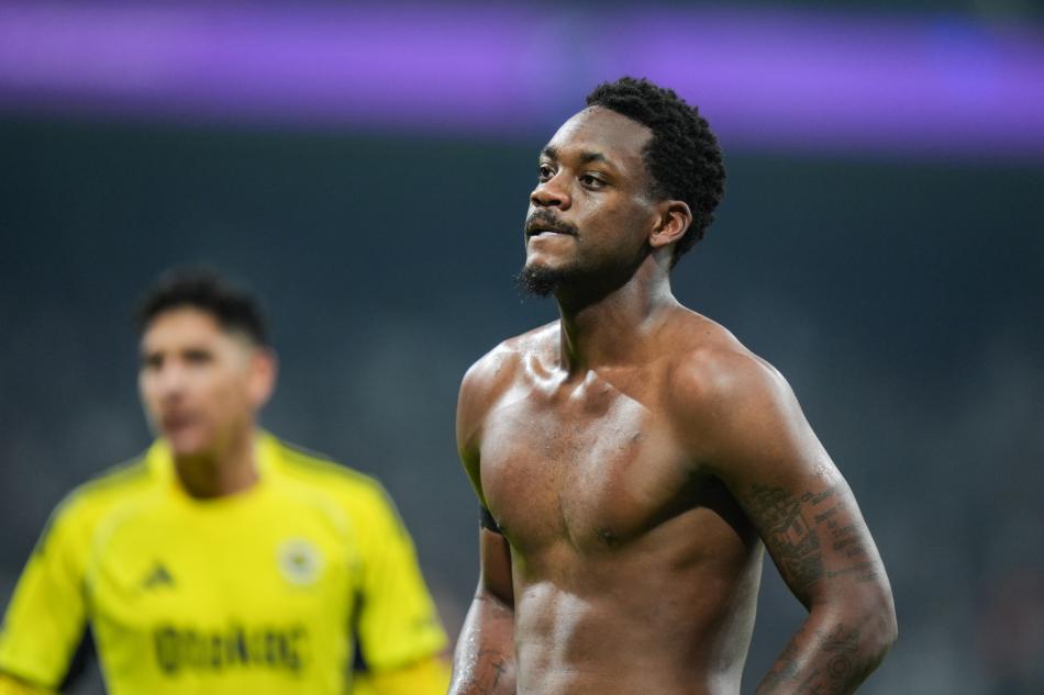 DERBİDE KRİTİK GOL
Başkan Sadettin Saran ve teknik direktör Domenico Tedesco’nun ilgisi, 22 yaşındaki golcüyü yeniden kazanma sürecinin temelini oluşturdu. Beşiktaş deplasmanında da oyuna sonradan giren Duran, takımına galibiyeti getiren kritik gole imza attı.