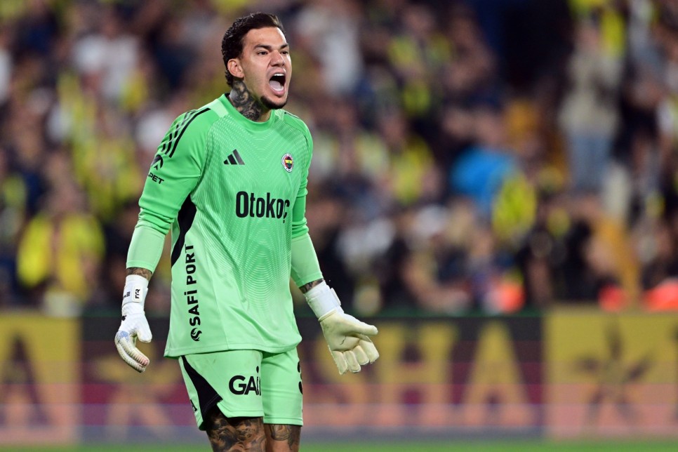 EDERSON'DAN FLA AIKLAMALAR