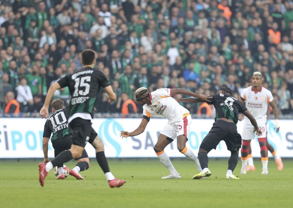 AJAX VE KOCAEL�SPOR YORUMU