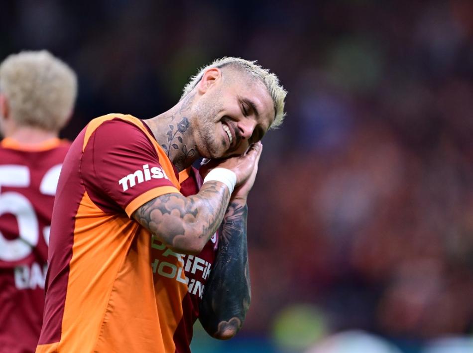 ICARDI'NN MENAJERNDEN BLG STEND