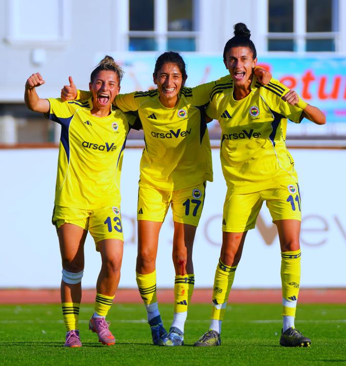 KADIN FUTBOL TAKIMI NAMALUP