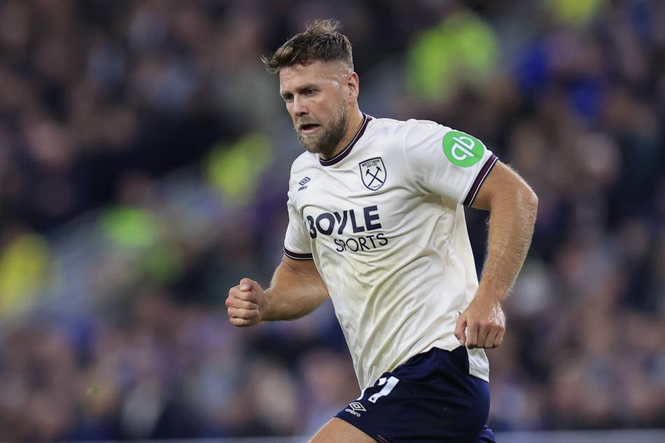 İLK SIRAYA YAZILDILAR
West Ham United'dan ayrılmak istediğini kulübe ileten 32 yaşındaki forvet Füllkrug ile Manchester City'de forma şansı bulamayan 33 yaşındaki kaleci Stefan Ortega listede ilk sıralara yazıldı. Premier Lig'de yer alan iki isim yeni bir takıma transfer olmaya son derece sıcak bakıyor.