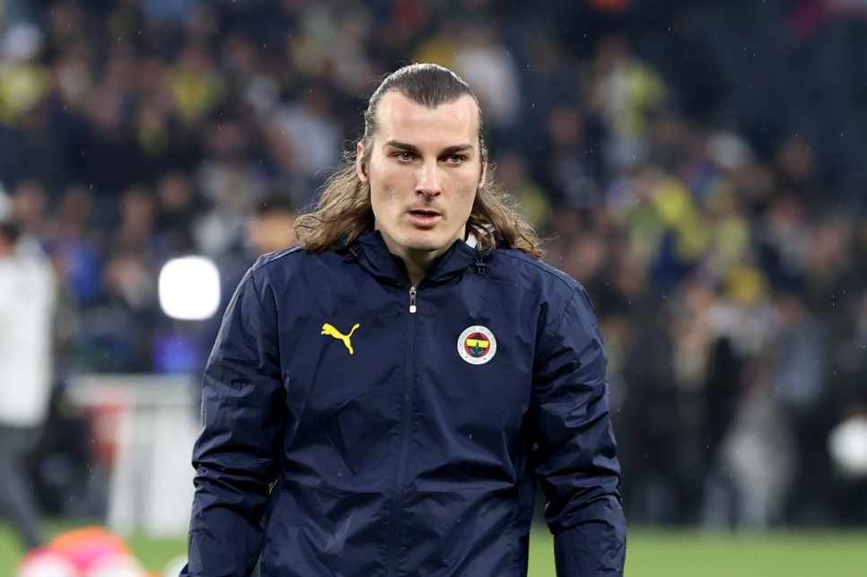 KAPIYI ALMAYA HAZIRLANIYOR