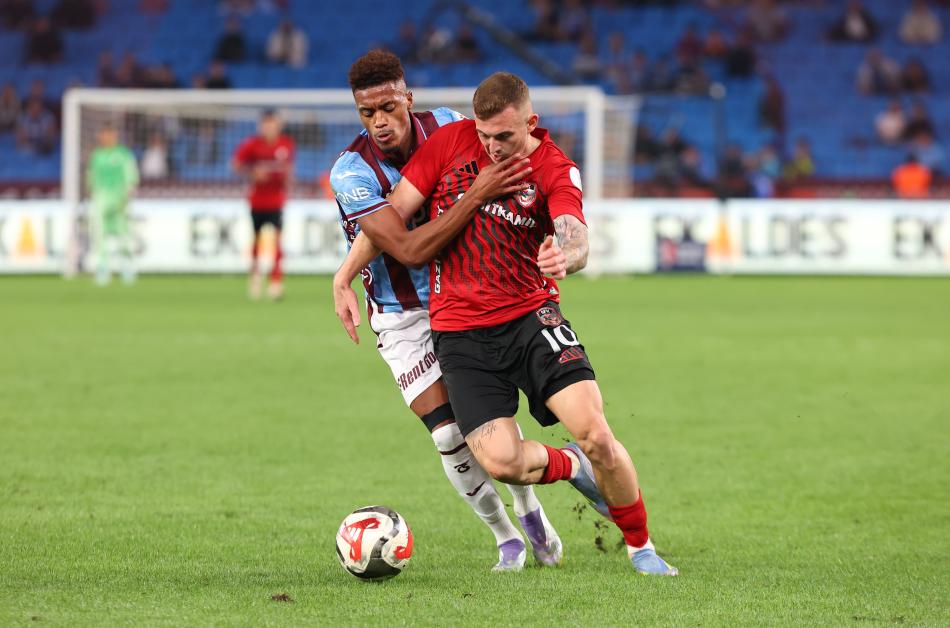 BU SEZON NE YAPTI?
Gaziantep FK forması altında bu sezon 12 maçta süre bulan Kozlowski, 3 gol attı ve 1 asist yaptı.