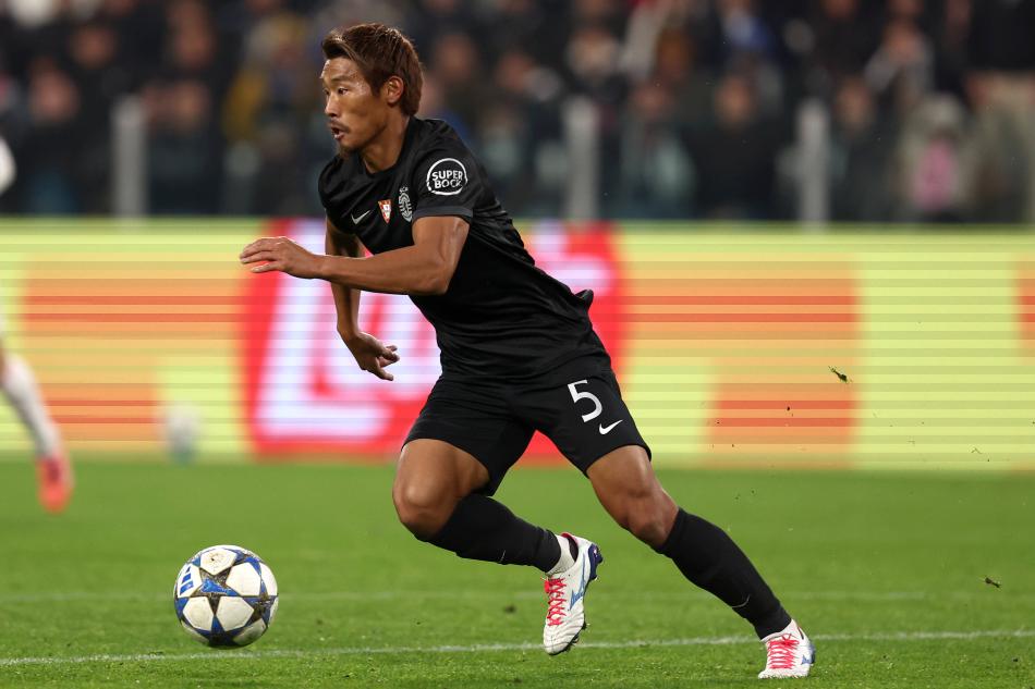 KAGAWA'DAN SONRA İLK OLABİLİR
Beşiktaş'ın transfer listesinde olduğu belirtilen Hidemasa Morita'da ilginç bir detay göze çarpıyor. Morita'nın transferi gerçekleşirse Beşiktaş'ın tarihinde Shinji Kagawa'dan sonra forma giyen ikinci Japon futbolcu olarak kayıtlara geçecek. Siyah-beyazlılarda Japon yıldız Kagawa, 2019 yılında oynamış ve 14 maçta 4 gol atmıştı.