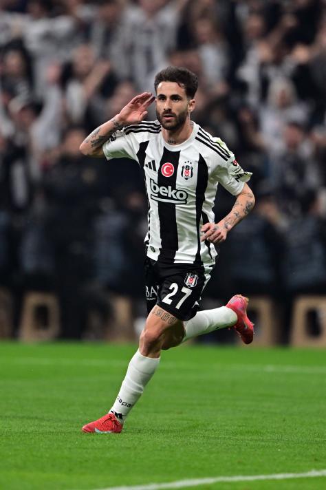 FIFA'YA BAŞVURU
Bunun ardından Beşiktaş'ın, konuyu FIFA'ya taşımaya hazırlandığı öğrenildi.