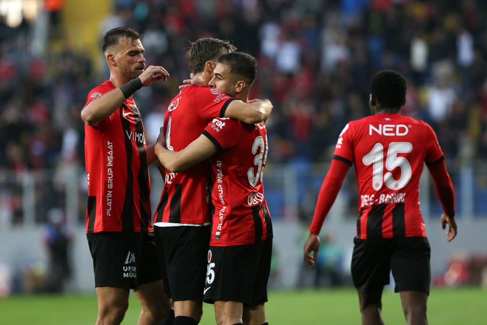 GENLERBRLݒNN 7 MALIK KABUSU