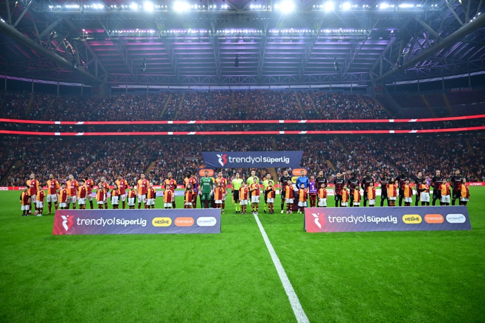 AHMET AKAR'IN YORUMLARI