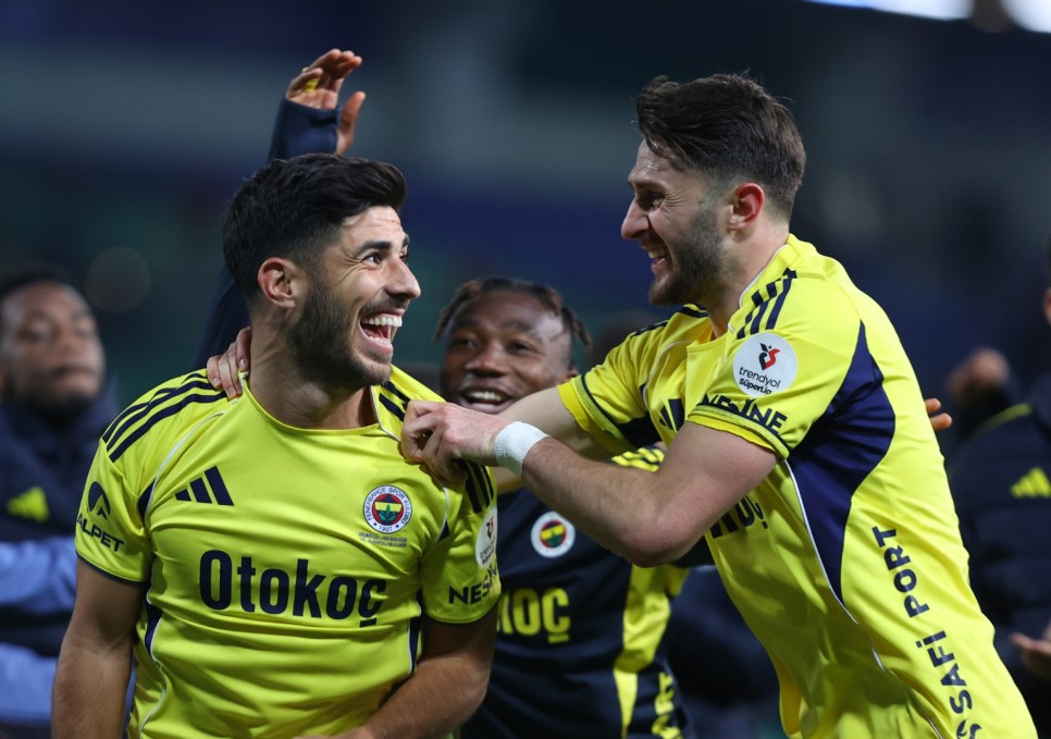 ASENSIO, �SPANYA'DA MAN�ETLERDE