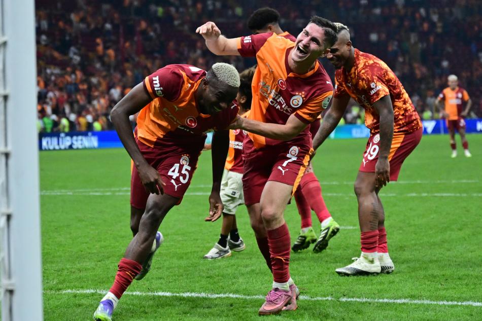 HAVADA ASLAN, YERDE KANARYA
Galatasaray hava toplarında %57.6'lık başarı oranıyla açık ara lider durumda. Fenerbahçe ise bu alanda %39'da kaldı. Buna karşın yerden mücadelelerde küçük farkla Fenerbahçe üstün: %53.5'e karşı %52.5.
