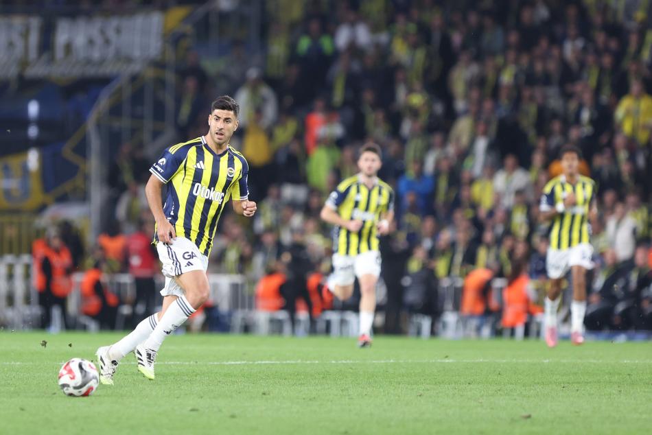 YEDEK KULÜBESİNDE FENERBAHÇE ÜSTÜN
Teknik direktör Domenico Tedesco'nun hamleleri Fenerbahçe'ye büyük katkı sağladı. Yedekten oyuna giren oyuncular 7 golle ligin en etkili kulübesine imza attı. Galatasaray'da ise bu sayı 5'te kaldı. Bu gollerin 4'ü Mauro Icardi'den geldi.