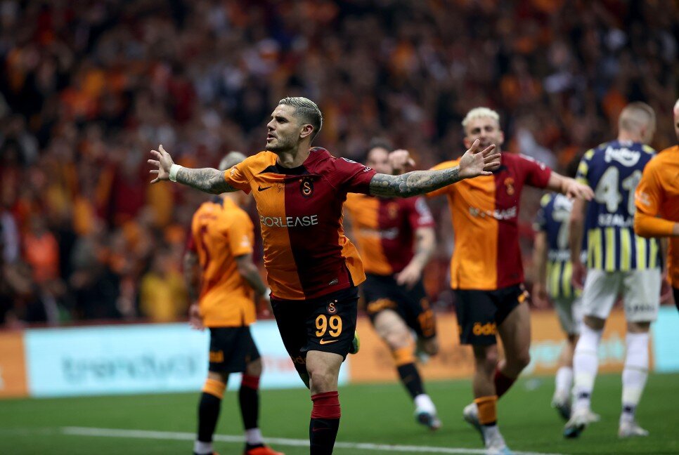 KADIK�Y'DE TAR�H� SKOR