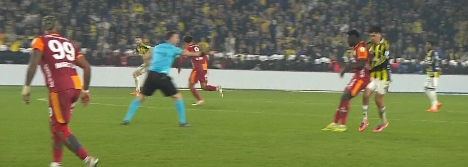 FENERBAH�E'N�N GOL�NDEN �NCE FAUL VAR MI?