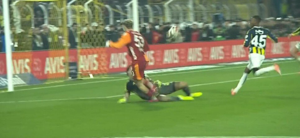 DK 45+6: BARI� ALPER'�N YERDE KALDI�I POZ�SYON