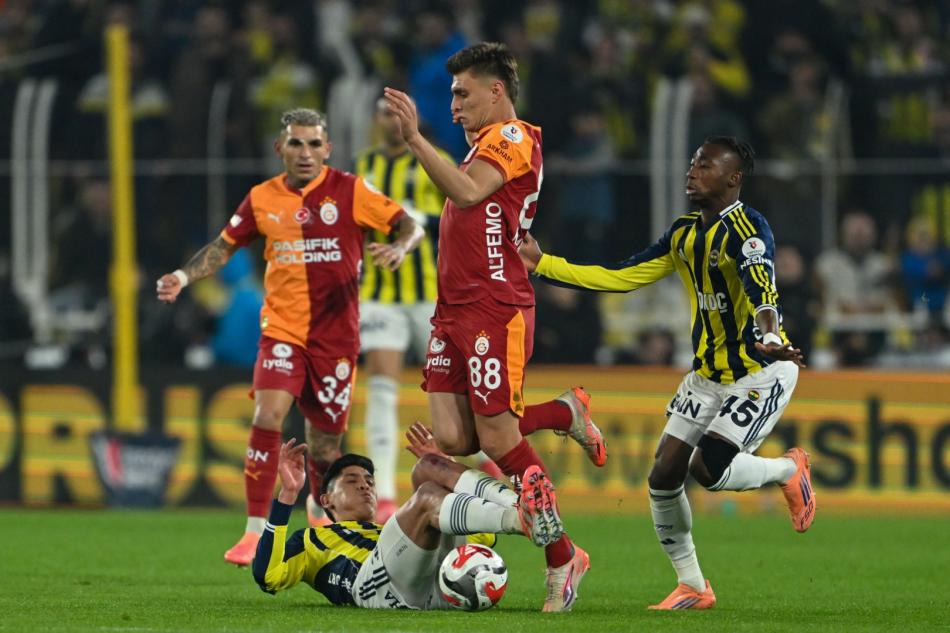 YAZARLARIN YORUMLARI