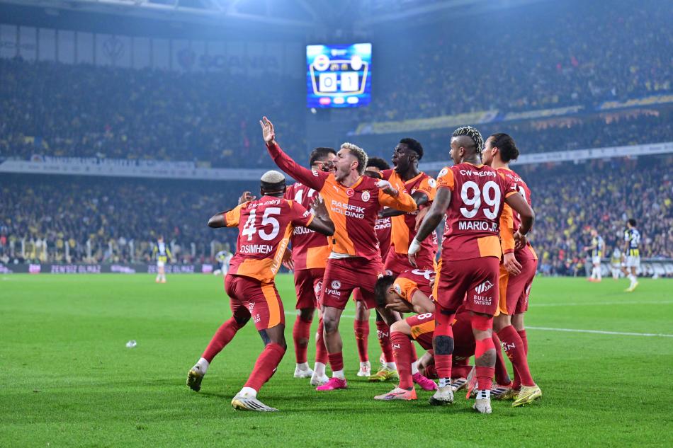 RAFA KALKTI
Devre arasında Kazımcan'ı kiralık göndermeyi planlayan Galatasaray, 22 yaşındaki futbolcunun performansı sonrası bu düşünceyi rafa kaldırdı.