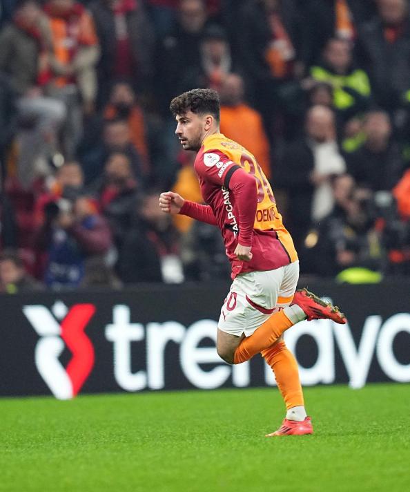 17'DE GİRDİ, DEVREDE ÇIKTI
Ligde Gençlerbirliği maçında Mario Lemina'nın sakatlanmasının ardından 17. dakikada oyuna dahil olan Yusuf Demir, devre arasında ise yerini İlkay Gündoğan'a bıraktı.