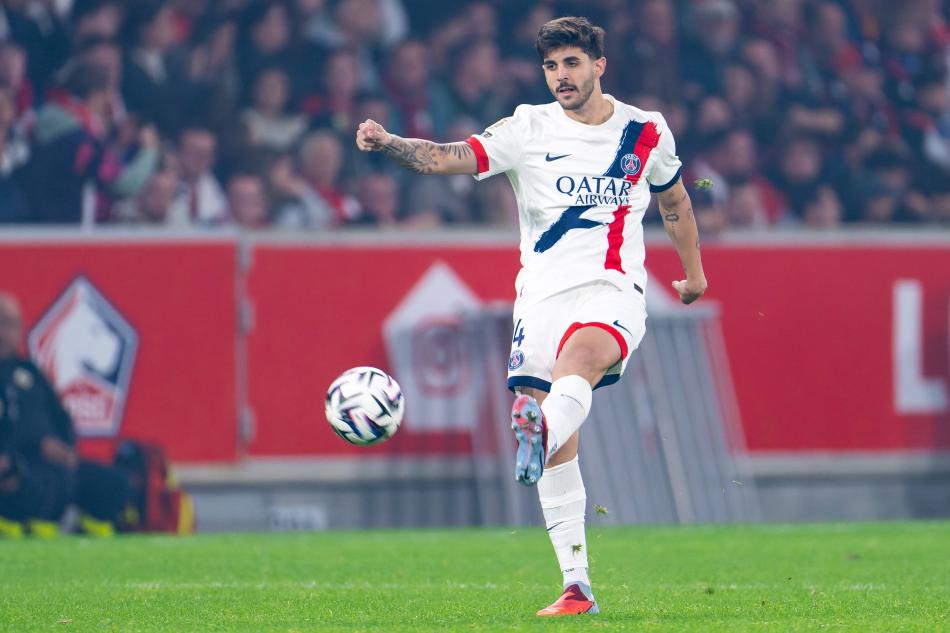 PİYASA DEĞERİ, SÖZLEŞMESİ
Lucas Beraldo'nun güncel piyasa değeri 25 milyon euro olarak gösteriliyor. Brezilyalı savunma oyuncusunun, kulübü Paris Saint-Germain ile sözleşmesi 2028 yılına kadar devam ediyor.