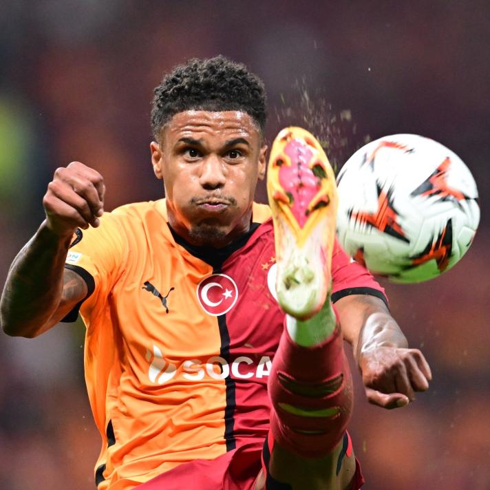 ÖZEL UYARI!
Türk kız arkadaşından ayrılan ve gece hayatında sıkça görülen Jakobs özellikle sağlığı açısından kritik dönemde ‘özel’ uyarı aldı. 2027’ye kadar mukavelesi bulunan sol bek yeniden kazanılmaya çalışılacak.