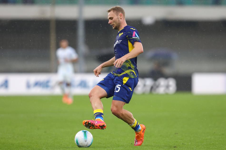 KÜME DÜŞEBİLİR
Hellas Verona, İtalya Serie A'da geride kalan 13 haftada galibiyet alamadı ve 6 puan topladı. Ligde son sırada yer alan Verona, küme düşmeye en büyük adaylardan biri olarak gösteriliyor.