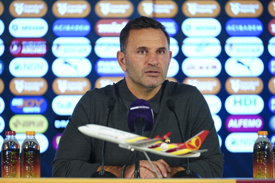'S�NGO VE JAKOBS ORADA OYNAYAMAZ'