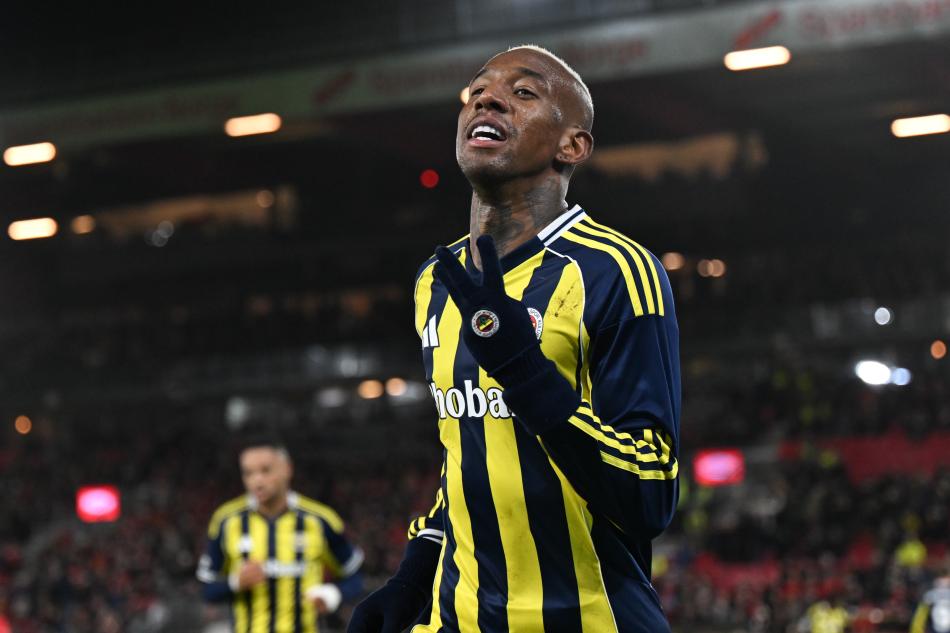 F.BAHÇE'DE TALISCA KARARI
2024-25 sezonunun ara transfer döneminde Fenerbahçe'ye 1.5 yıllık imza atan Anderson Talisca'nın sözleşmesi sezon sonunda sona eriyor.