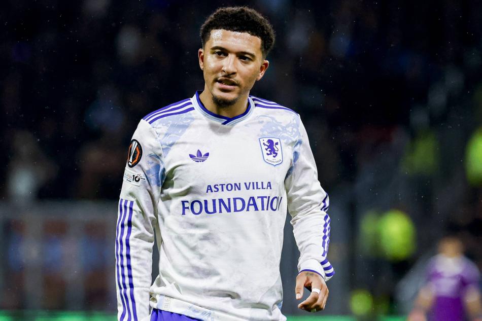 MİLLİ TAKIMDAKİ YERİNİ KAYBETTİ
Manchester United'a geldikten sonra düzenli forma giyemeyen ve düşüşe geçen Jadon Sancho, İngiltere Milli Takımı'ndaki yerini de kaybetti. Sancho, en son 9 Ekim 2021'deki Andorra maçında milli formayı sırtına geçirdi. Toplamda ise 23 maçta görev yaptı ve 3 gol, 7 asistlik performans ortaya koydu.