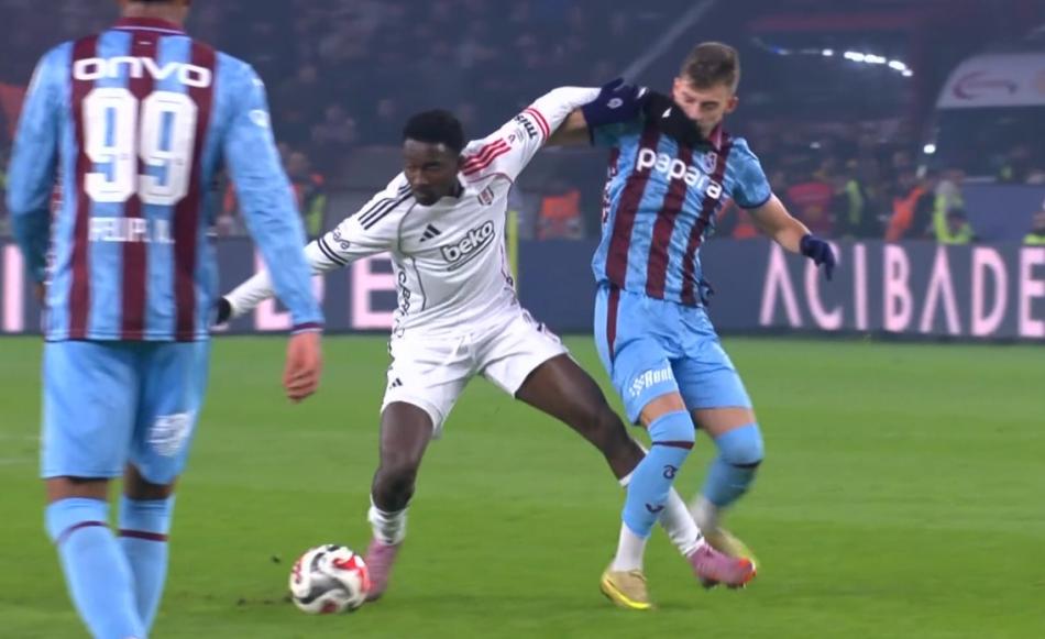 DK 26: MU�I'N�N Y�Z�NE M�DAHALE VAR MI?