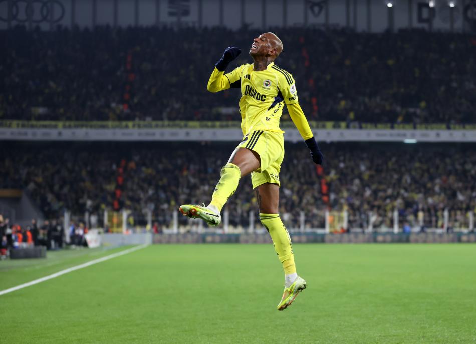 �K� PENALTI KA�IRDI