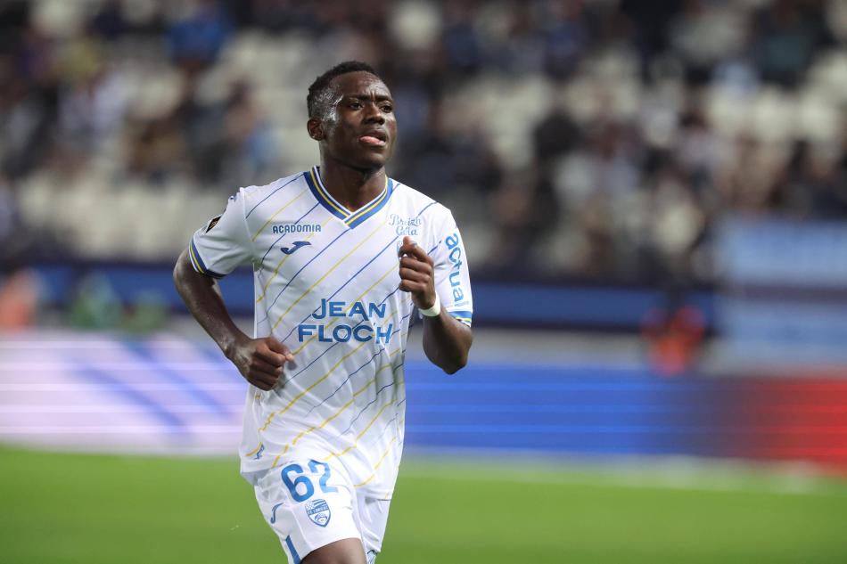 AYNI �SM�N PE��NDELER