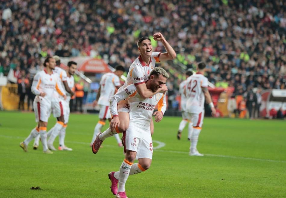 GALATASARAY'DAN YANIT