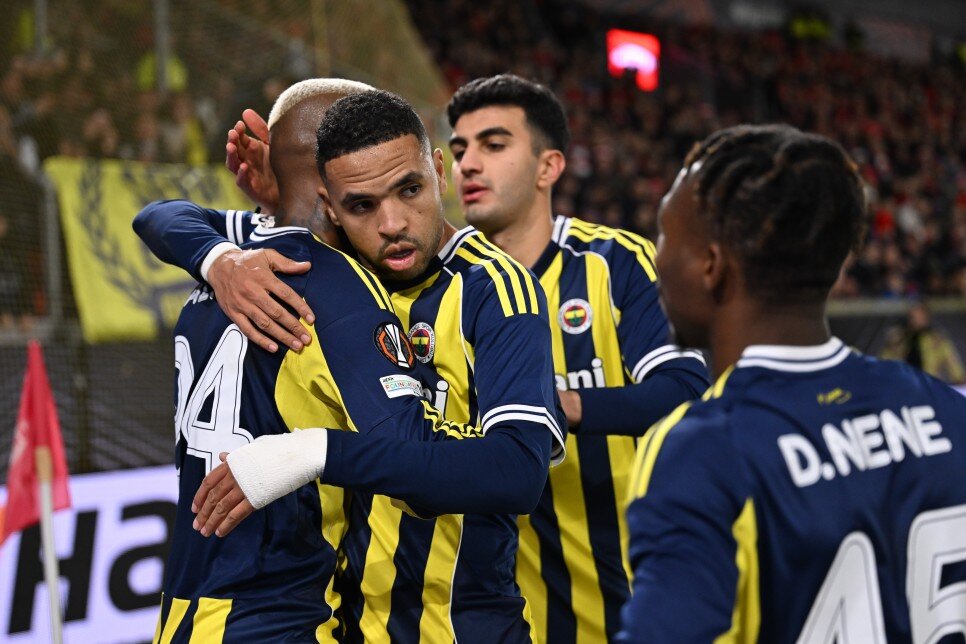 SADECE SLAVIA PRAG �N�NDE