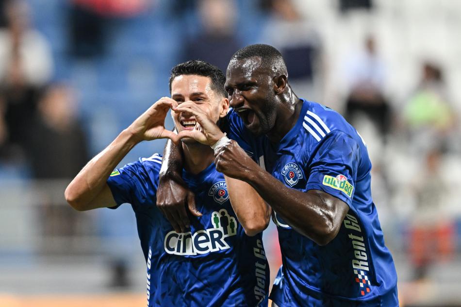 G.SARAY'A KAR�I 4 GOLE KATKI