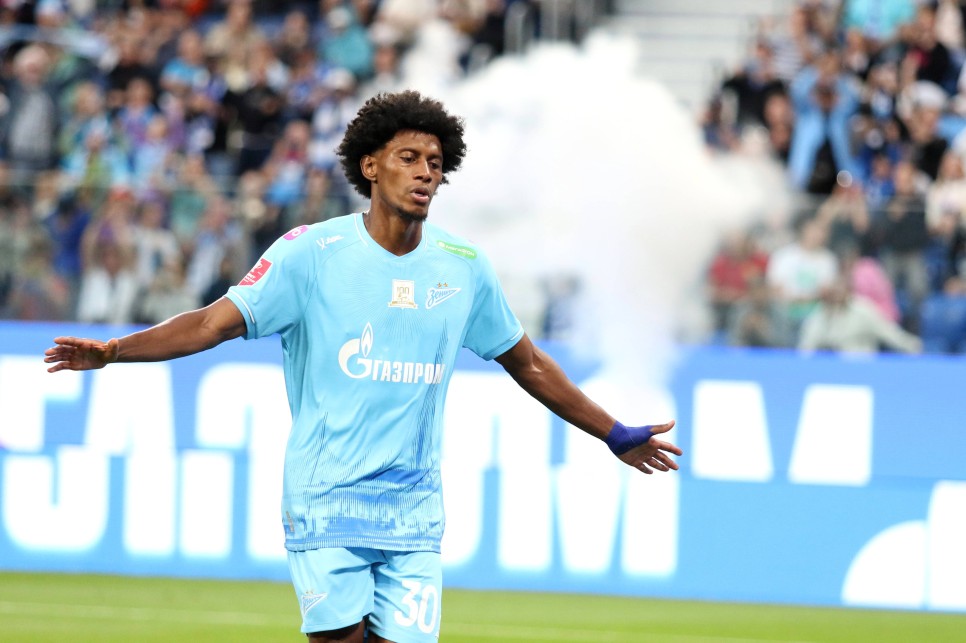 F.BAH�E'YE S�RPR�Z GOLC�