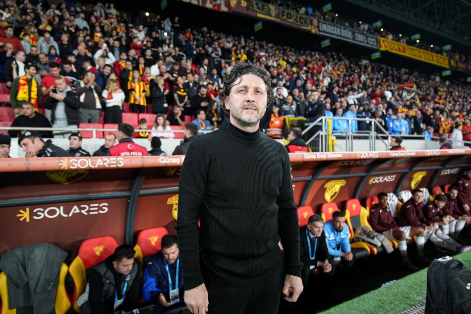 OYUNCULARA GELEN TEKL�FLER