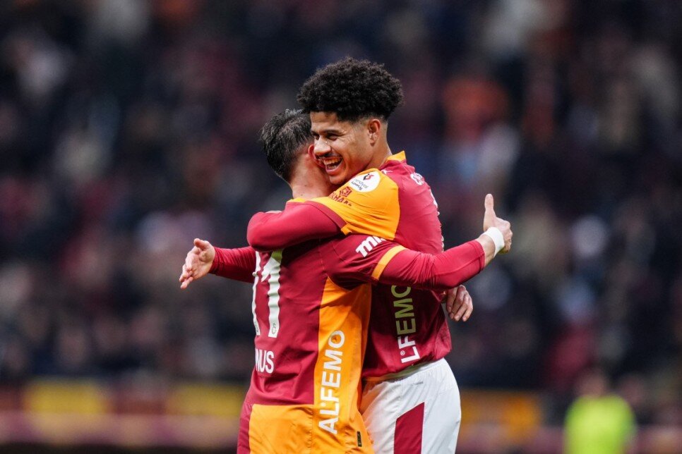 BU KEZ HEM GOL HEM AS�ST