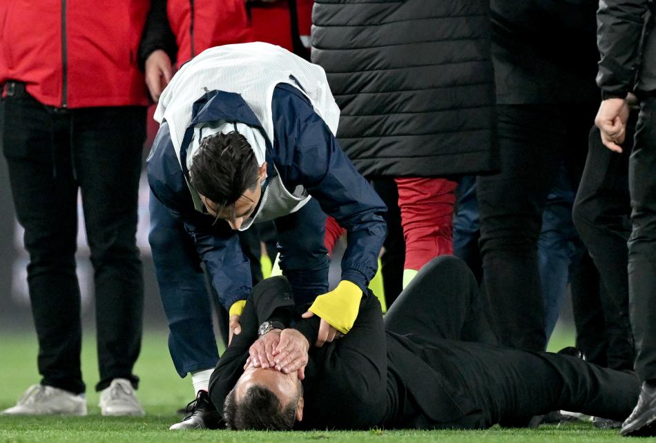 SAHADA BURNUNU SIKTI!