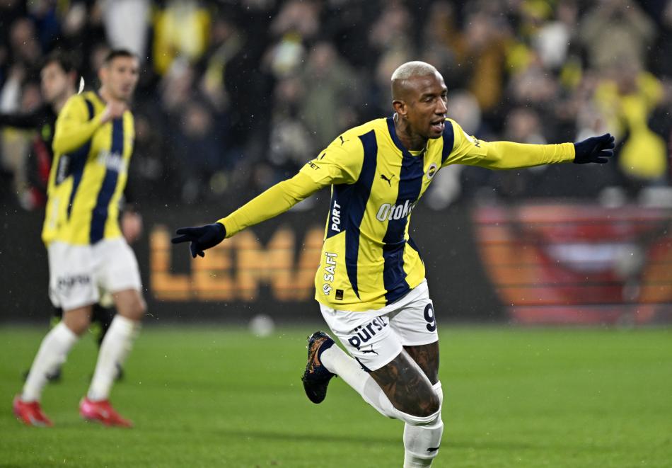 ANDERSON TALISCA'DAN HAT-TRICK