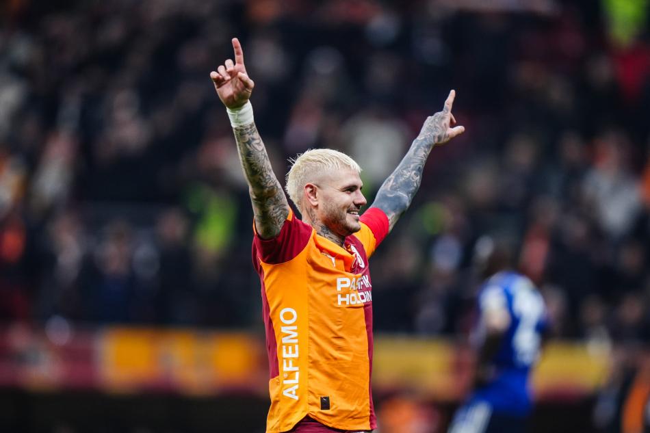 KIZ ARKADA�INDAN YALANLAMA