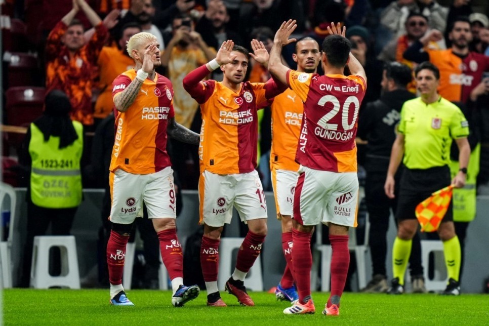 GALATASARAY'A DAMGA VURDU