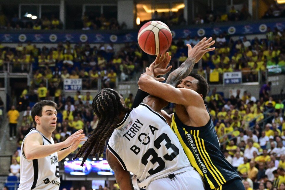BASKETBOLDA SER�Y� KAYBETT�