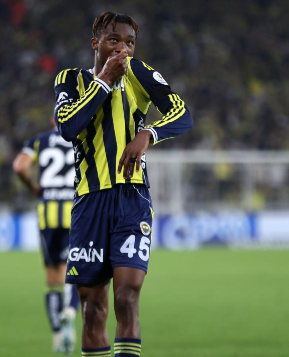 FENERBAH�E'DE NE YAPTI?