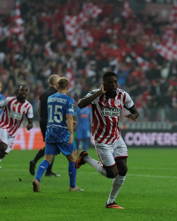 TEDESCO, MUSABA'YI ��Z�M OLARAK G�R�YOR