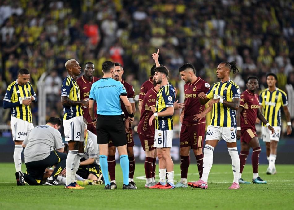 SEZONUN �LK DERB�S�N� KAYBETT�