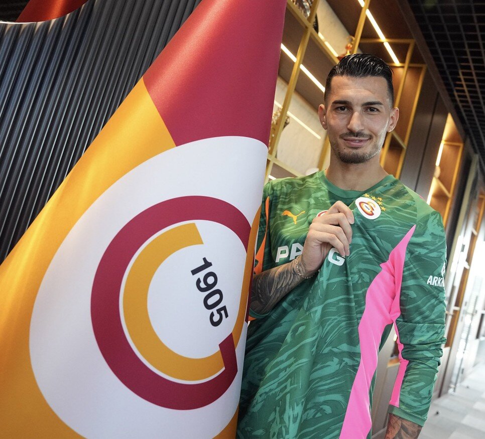 U�URCAN �AKIR GALATASARAY�DA
